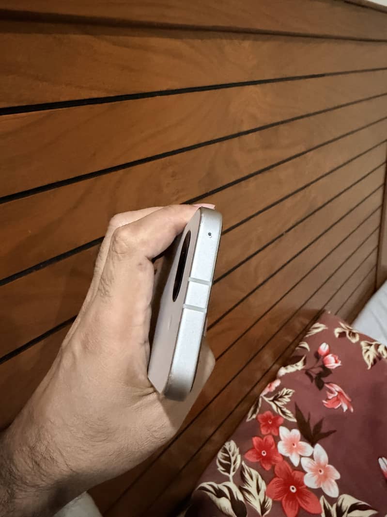 Google Pixel 9a 4