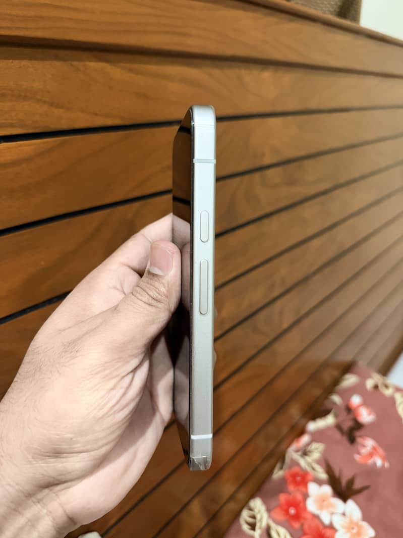 Google Pixel 9a 5