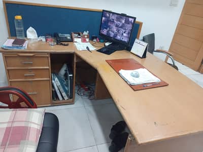 Used Office Tables in good Condition