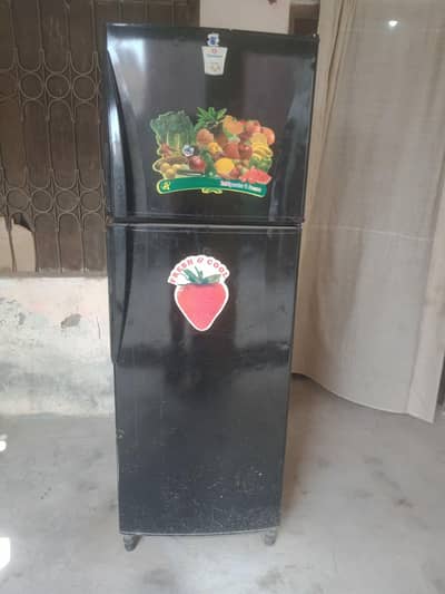dawlence fridge for sale originsal condion may