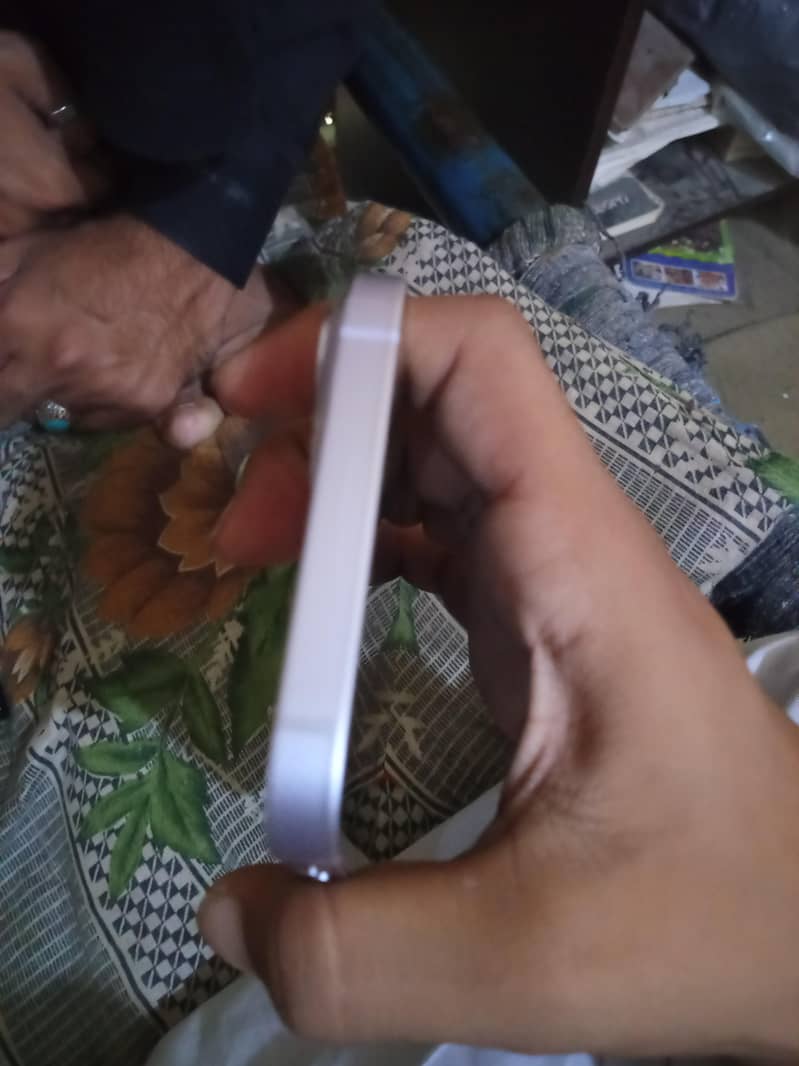 Apple iPhone 14 plus 4