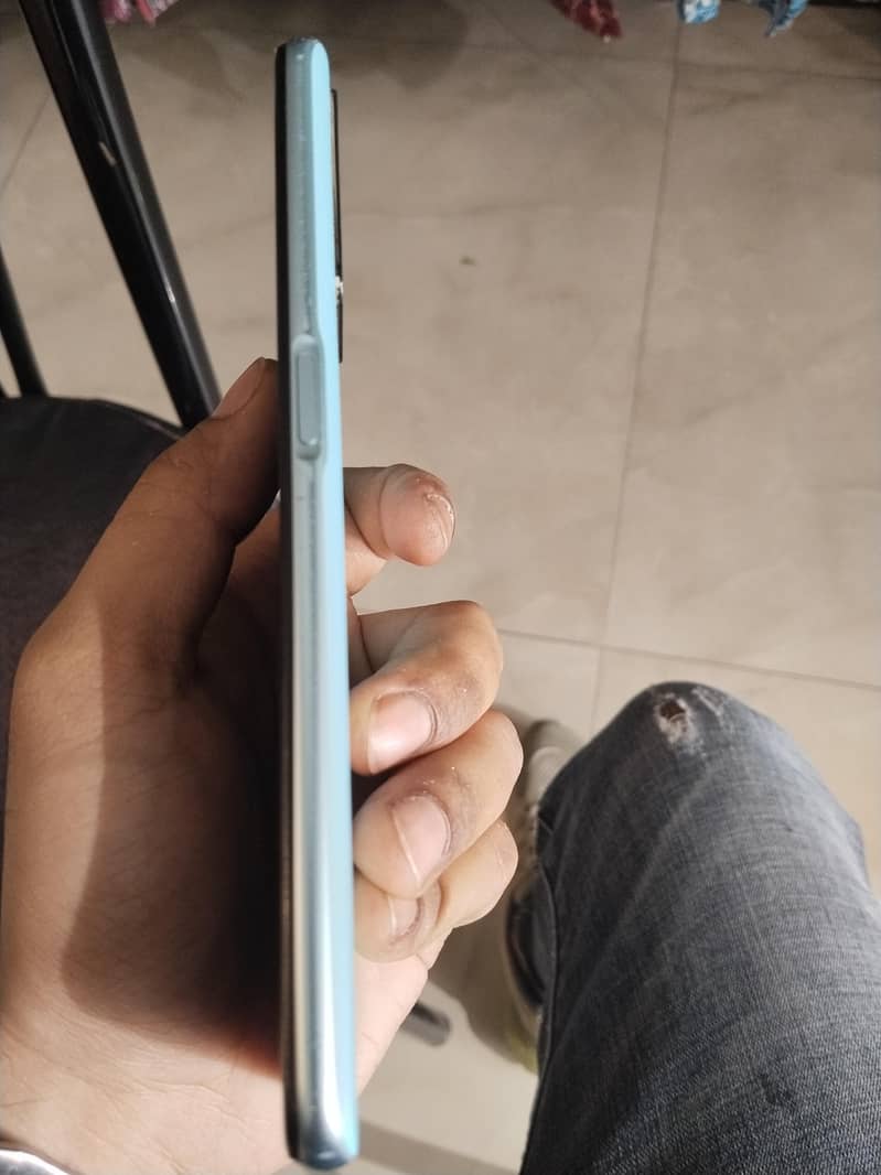 Oppo A76 3