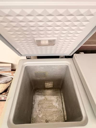 Deep freezer Dawlance double door