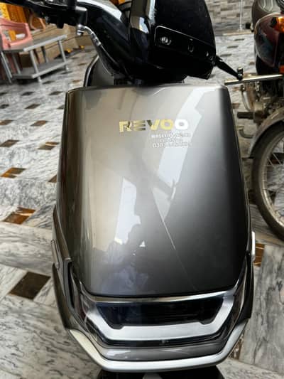 REVOO A12 Electric Scooty With Box –Total Genuine [just 20 days used]