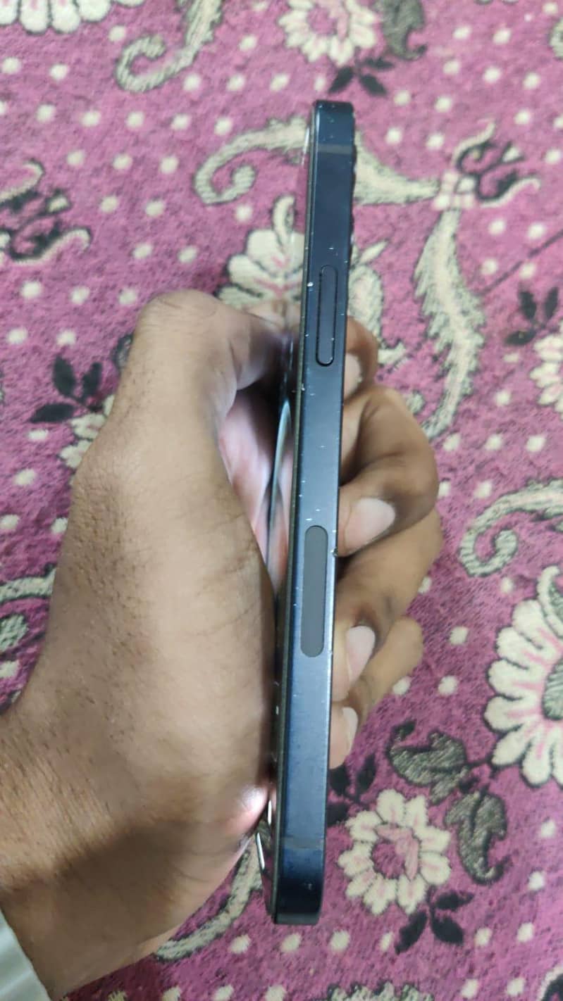 iphone 12 4