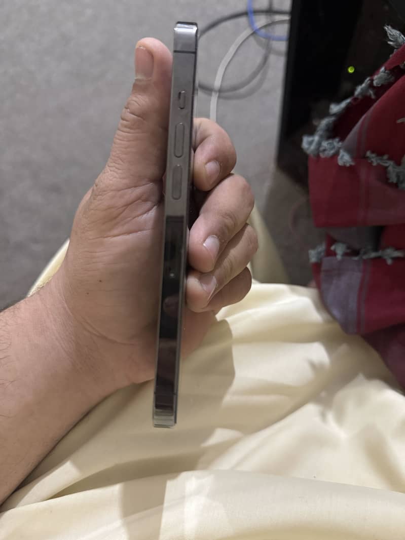 Apple iPhone 13 Pro 1