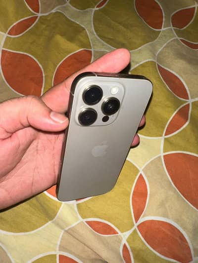 iphone 16 pro Factory unlock 100 health 83 cycle