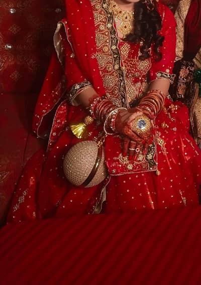 Bridal lehnga 1 time use 10/10 condition urgent sale