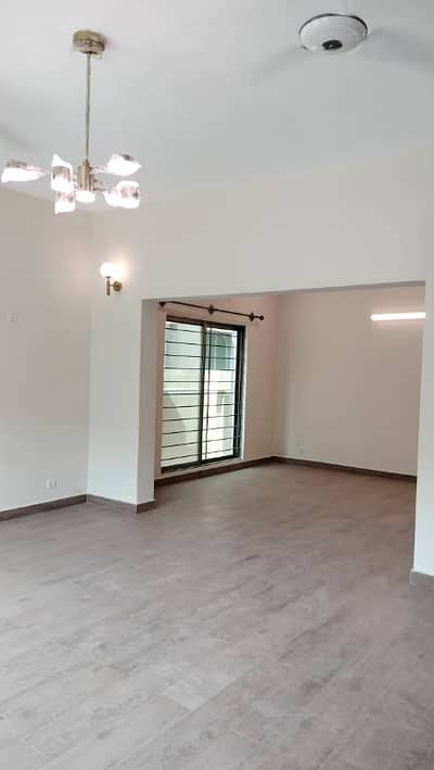 Premium SU House For Rent In Askari-6 375 SQ Yards West Open