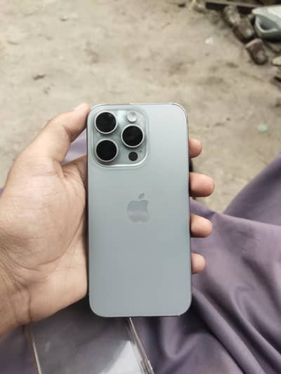 iphone 15 pro factory unlocked (p+e)