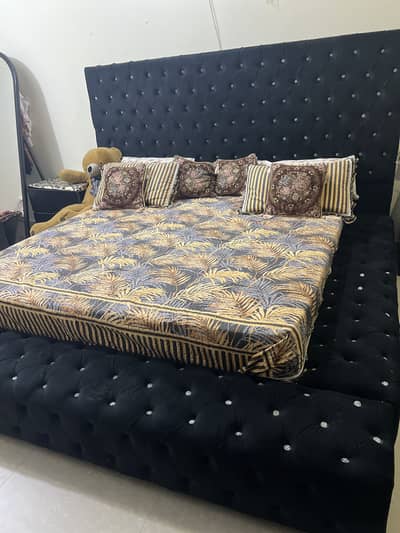 Complete bed set