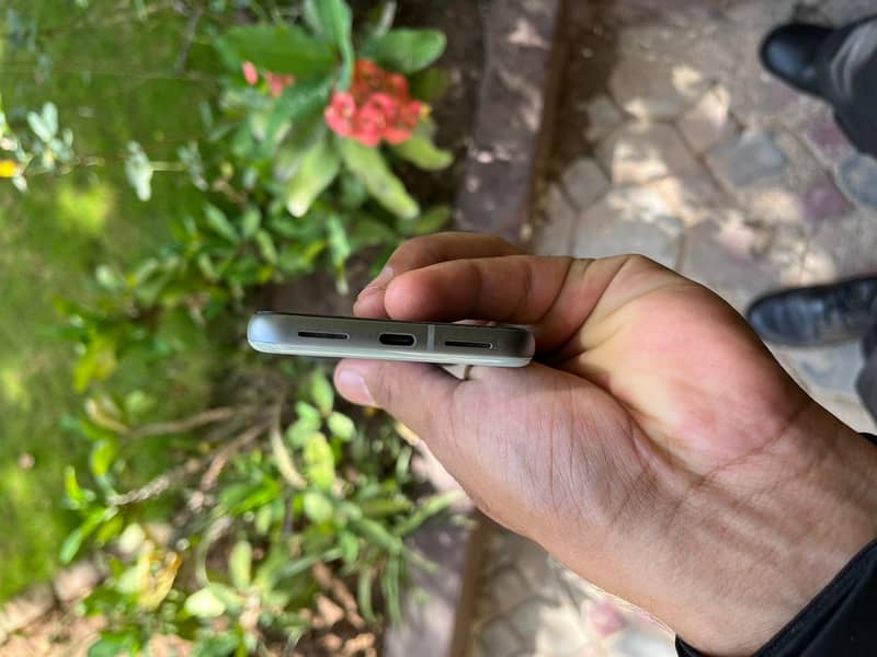 google pixel 8 4