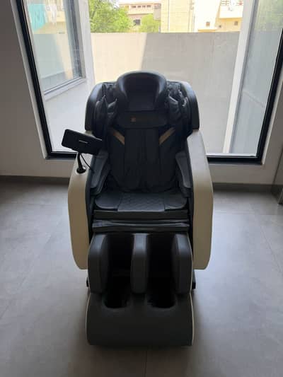 JC Buckman RefreshUs Massage Chair