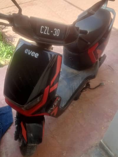Evee Genzee 2025 Model 1 year warranty almost new