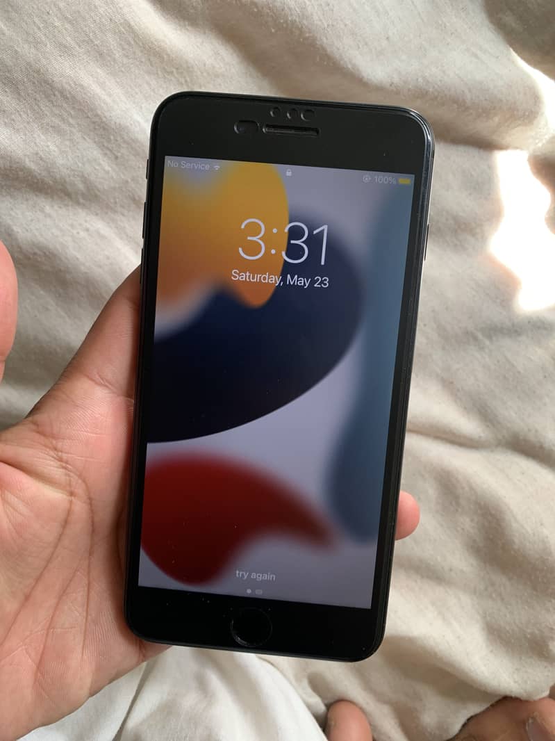 Apple iPhone 7 Plus 0