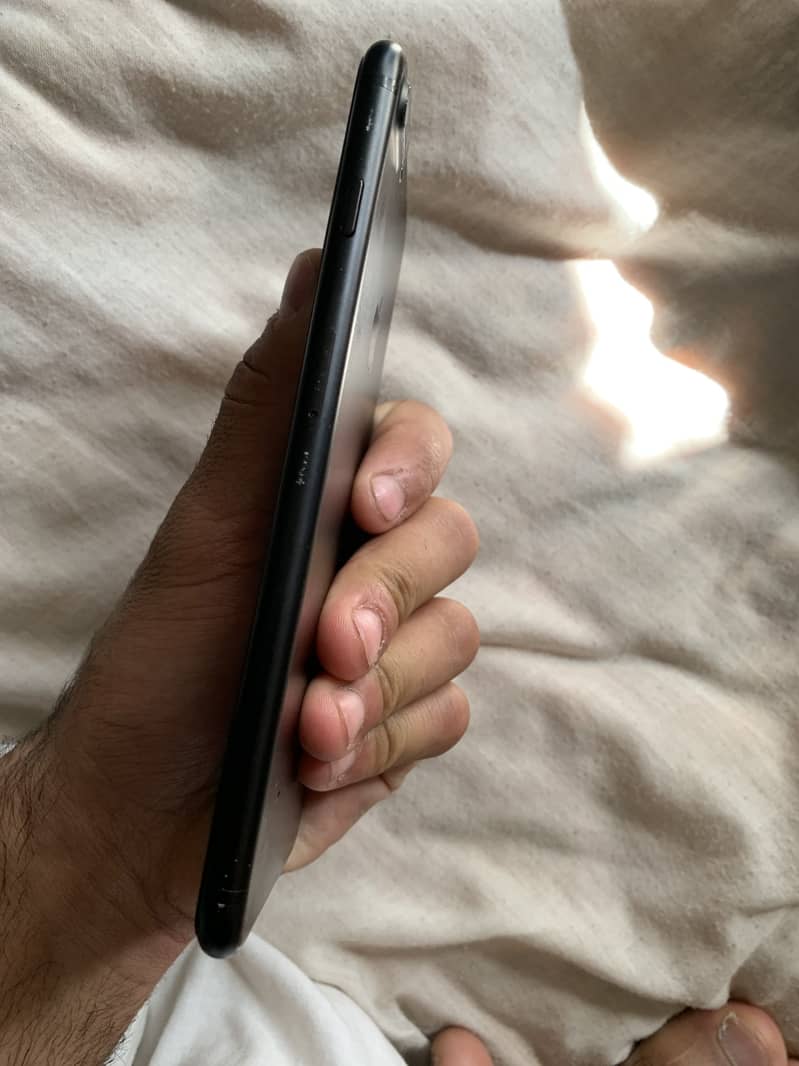 Apple iPhone 7 Plus 5