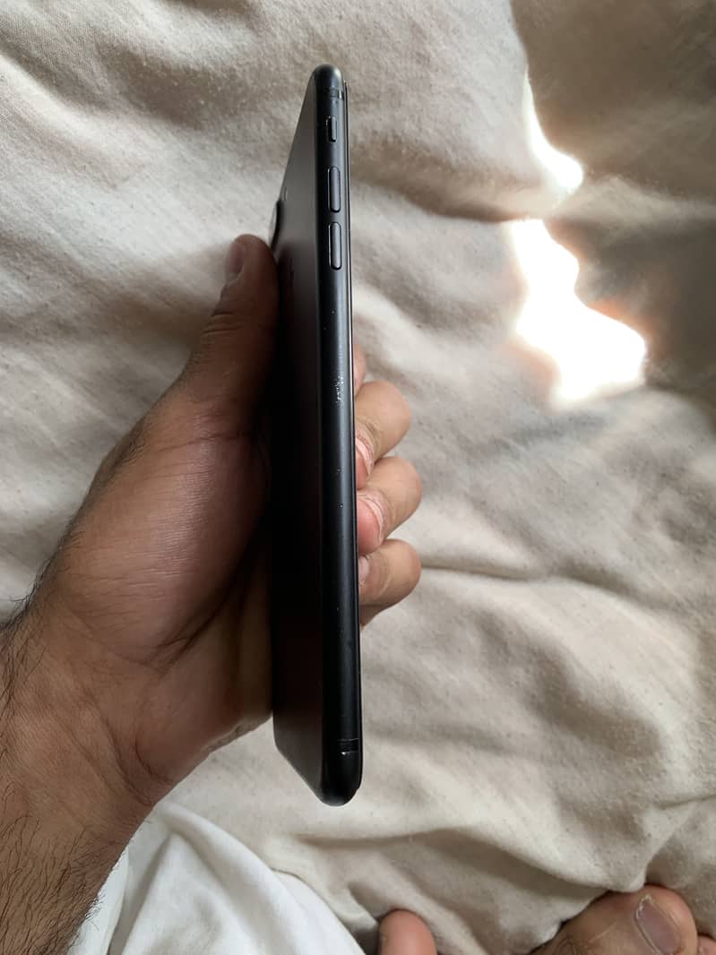 Apple iPhone 7 Plus 6