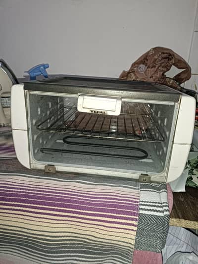 Oven for Baking and Roasting