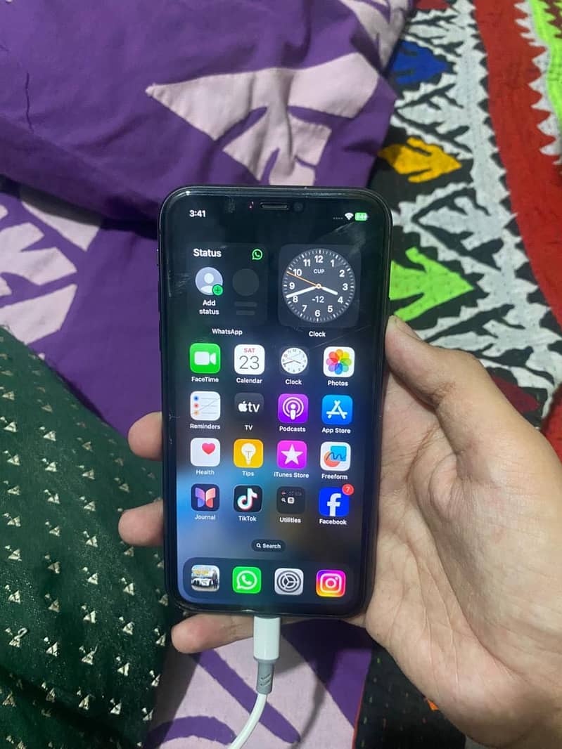 IPHONE 11 64gb 3