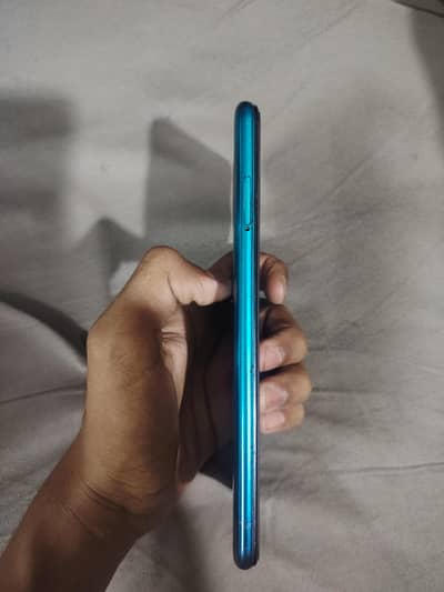 Infinix hot 10 condition 10/8