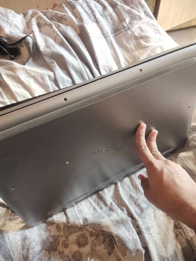 Dell Inspiron 7773, screen damaged,