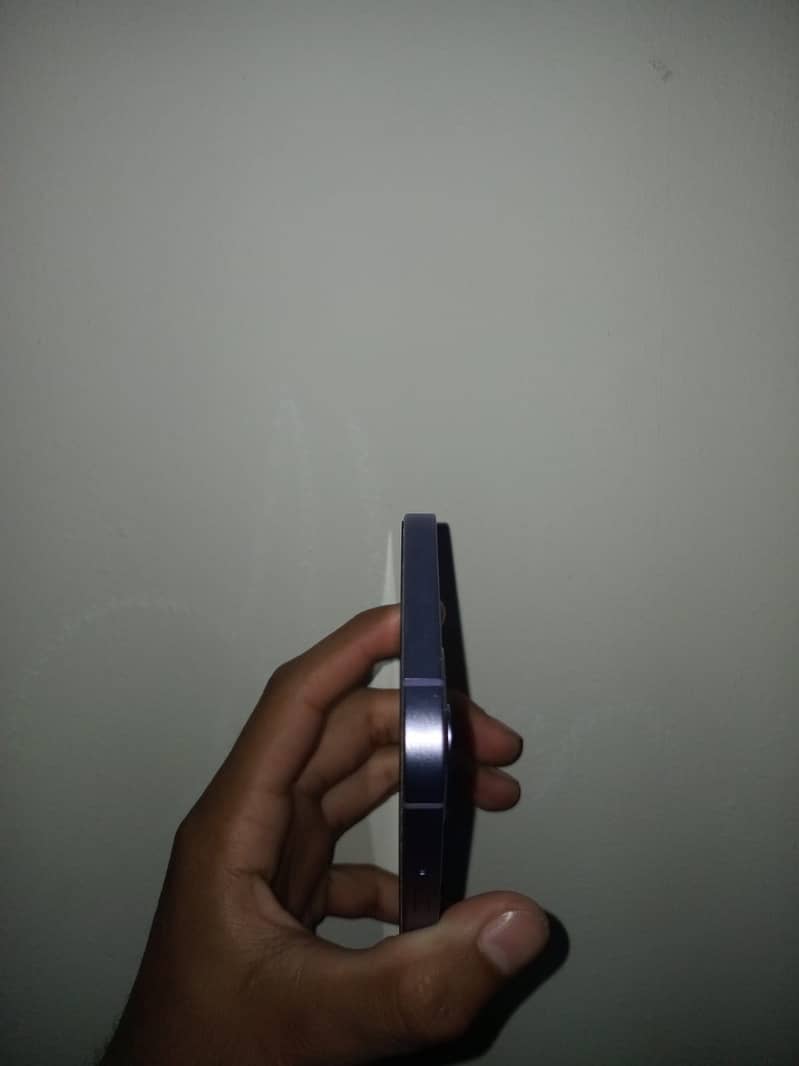 Apple iPhone 12 3