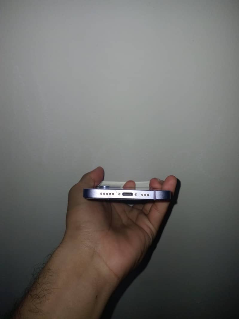 Apple iPhone 12 4