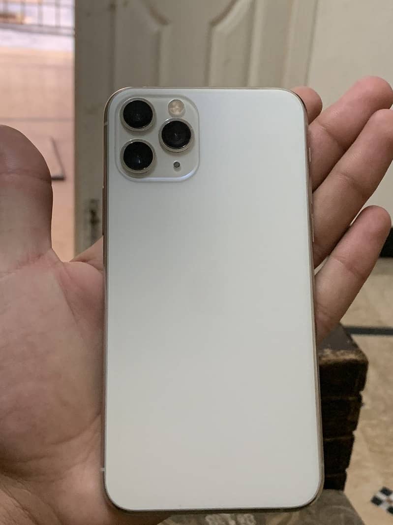 Apple iPhone 11 Pro 2