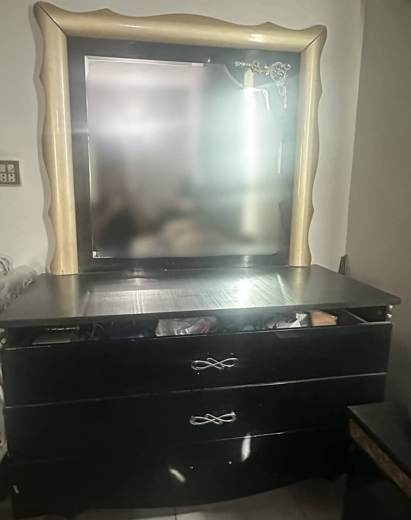 Dressing table 1