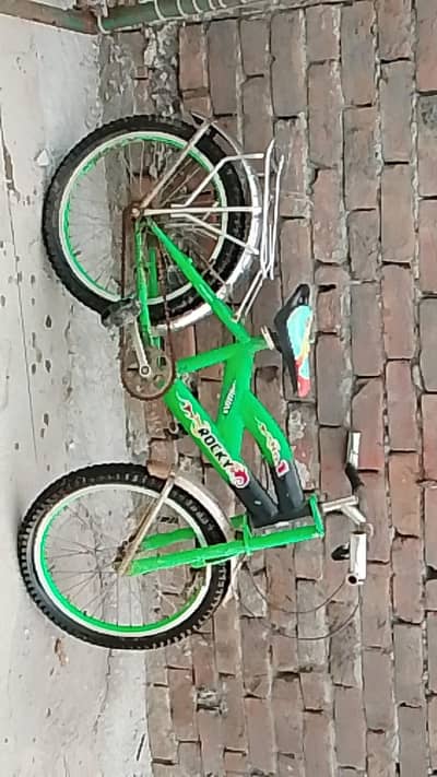 Thora SA km hony Wala hy wesy bilkul thk hy