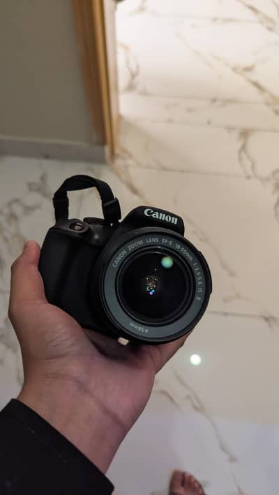 canon 1500 D box opened New