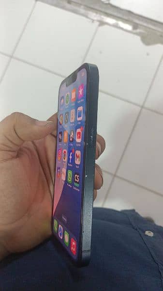 IPhone 13 2