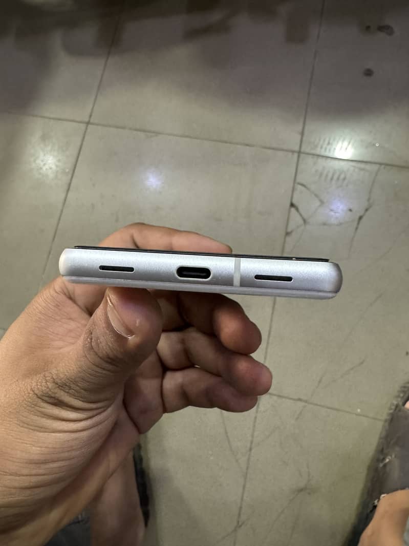 Goggle pixel 7a 3