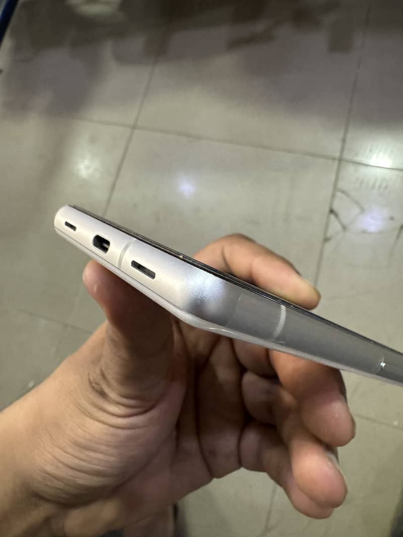 Goggle pixel 7a 4
