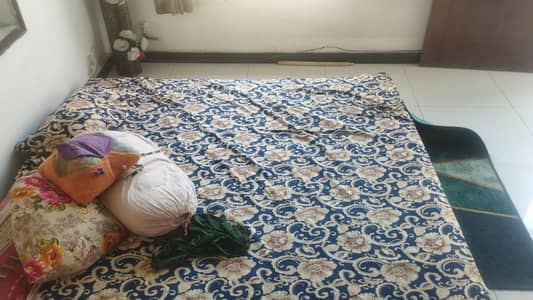 Used mattress in excellent condition available