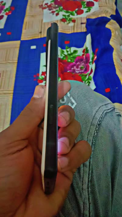 8.128gb all ok ha koie masla nahi ha