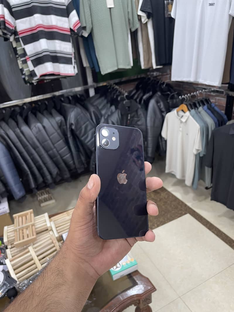 iPhone 12 0