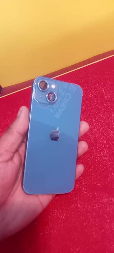 Apple iPhone 13