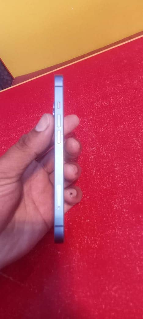 Apple iPhone 13 1