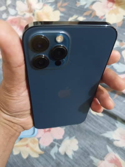 I phone 12 pro max 6/128