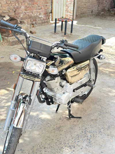 HONDA 125 BLACK GOLDEN SPECIAL