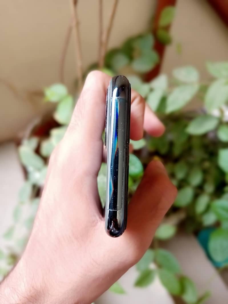 iphone 11 pro 4