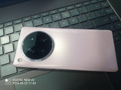 Infinix Zero 40 (10 month warranty)