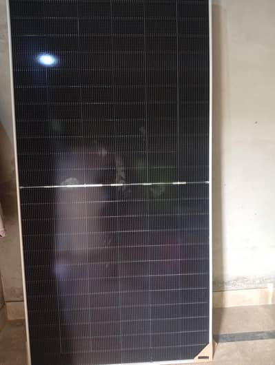 jinko brand new panels 585 watts for sale 25700 per panel