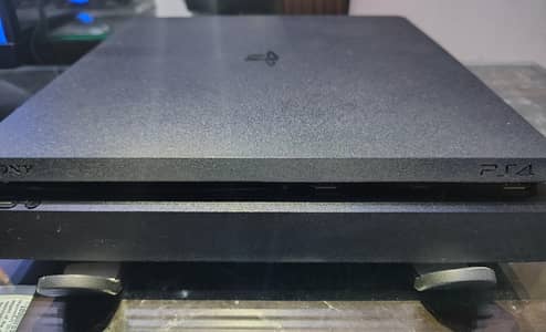 PS4 slim (500GB)