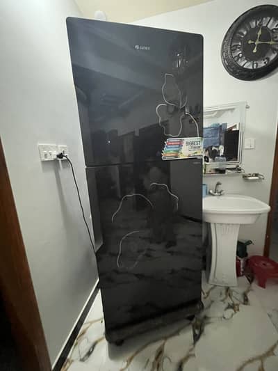 Fridge / refrigenrator