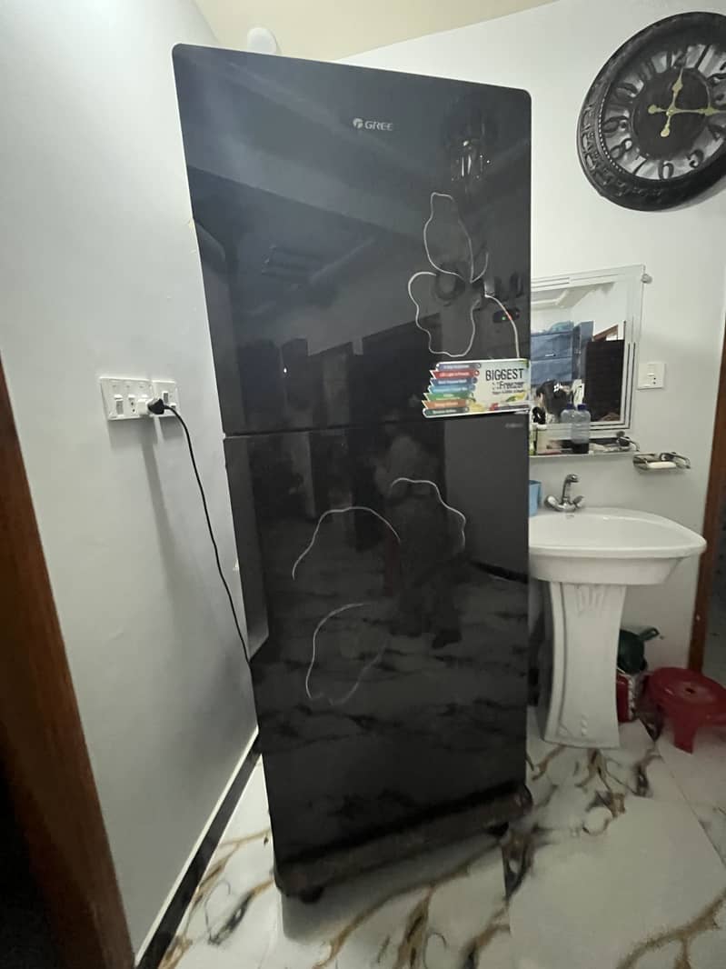 Fridge / refrigenrator 0