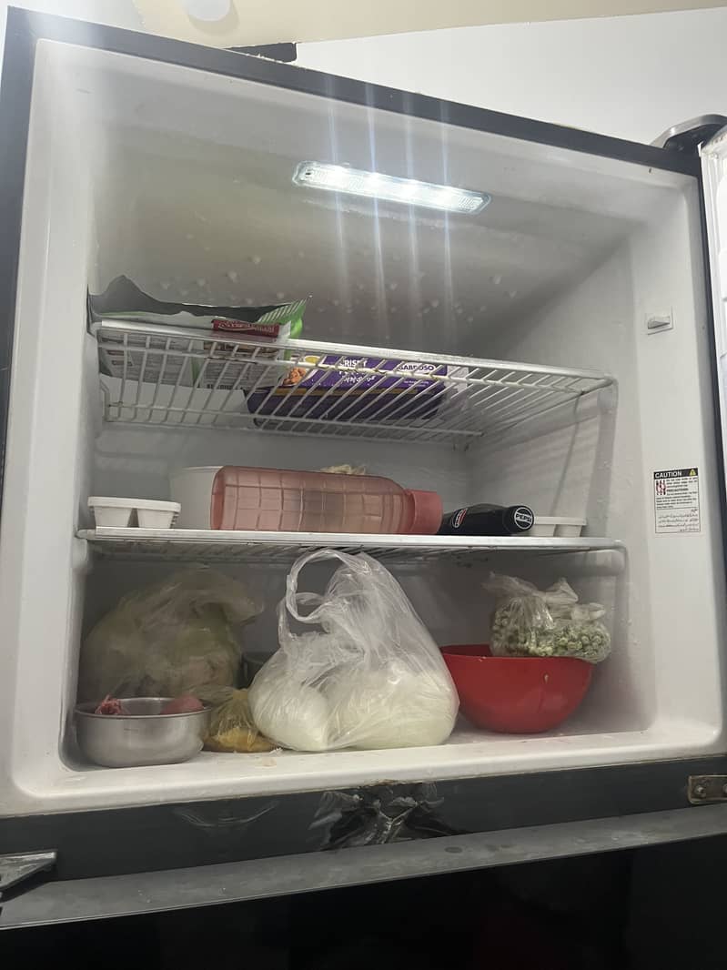 Fridge / refrigenrator 1