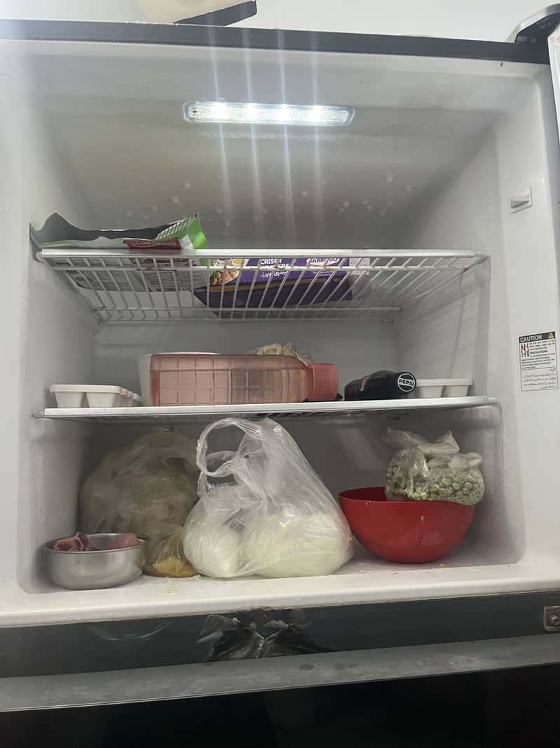 Fridge / refrigenrator 2
