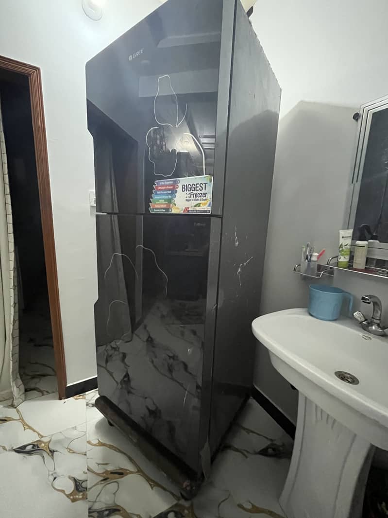 Fridge / refrigenrator 4